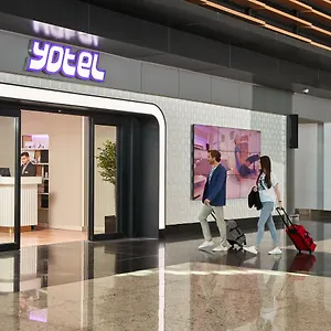 2* Отель Yotel Airport, Entrance